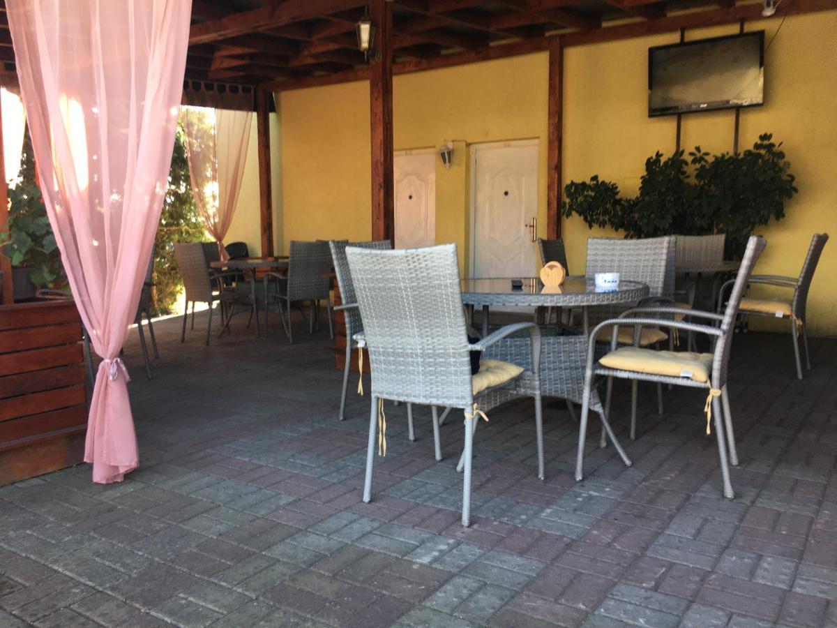 Hostel Grof Mrčajevci Kültér fotó
