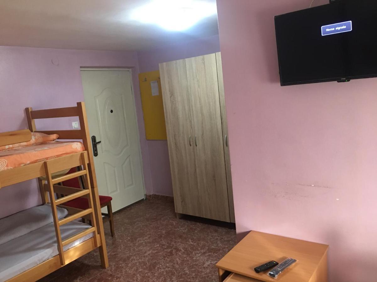 Hostel Grof Mrčajevci Kültér fotó