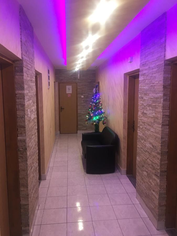 Hostel Grof Mrčajevci Kültér fotó
