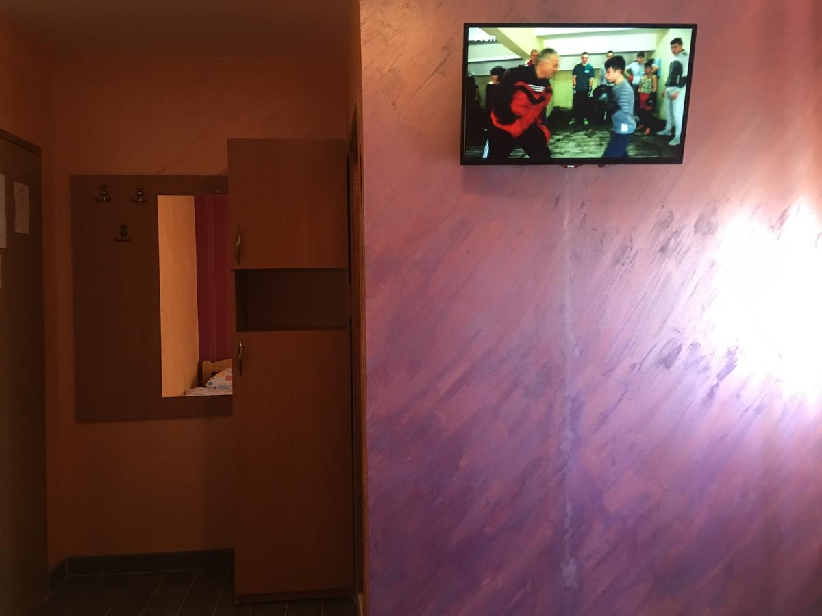 Hostel Grof Mrčajevci Kültér fotó