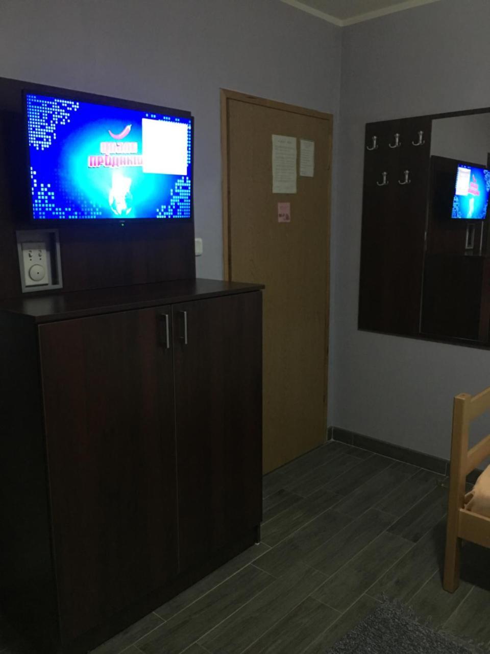 Hostel Grof Mrčajevci Kültér fotó