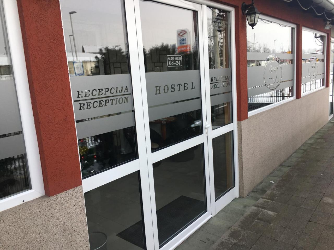 Hostel Grof Mrčajevci Kültér fotó