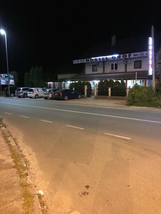 Hostel Grof Mrčajevci Kültér fotó