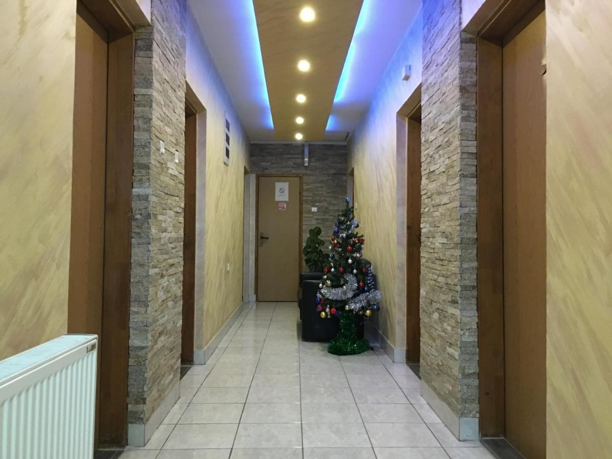 Hostel Grof Mrčajevci Kültér fotó